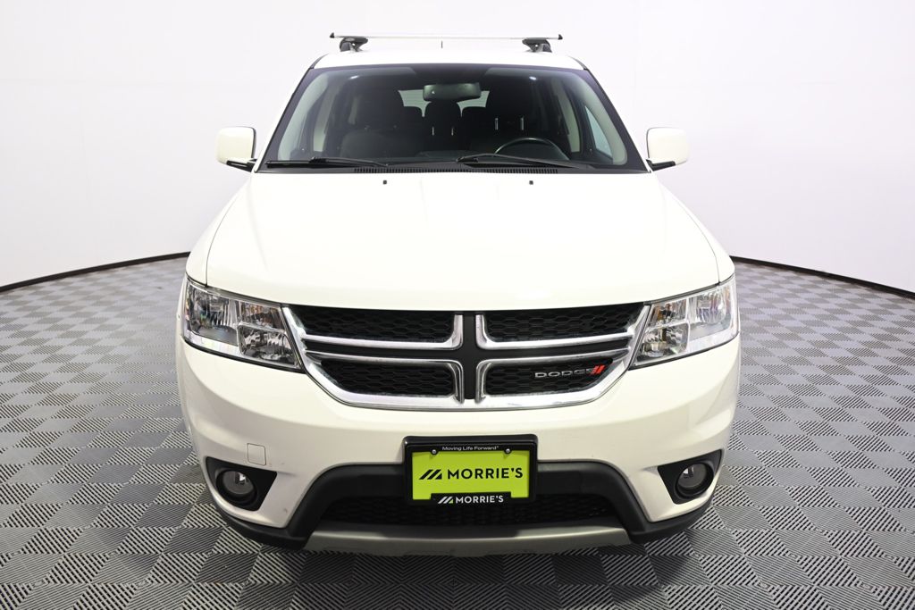 Used 2017 White Dodge SXT image 10