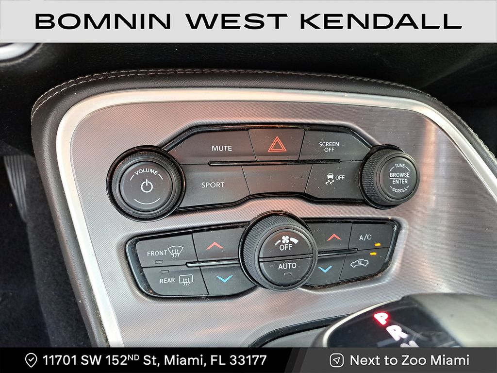2019 Dodge Challenger SXT photo
