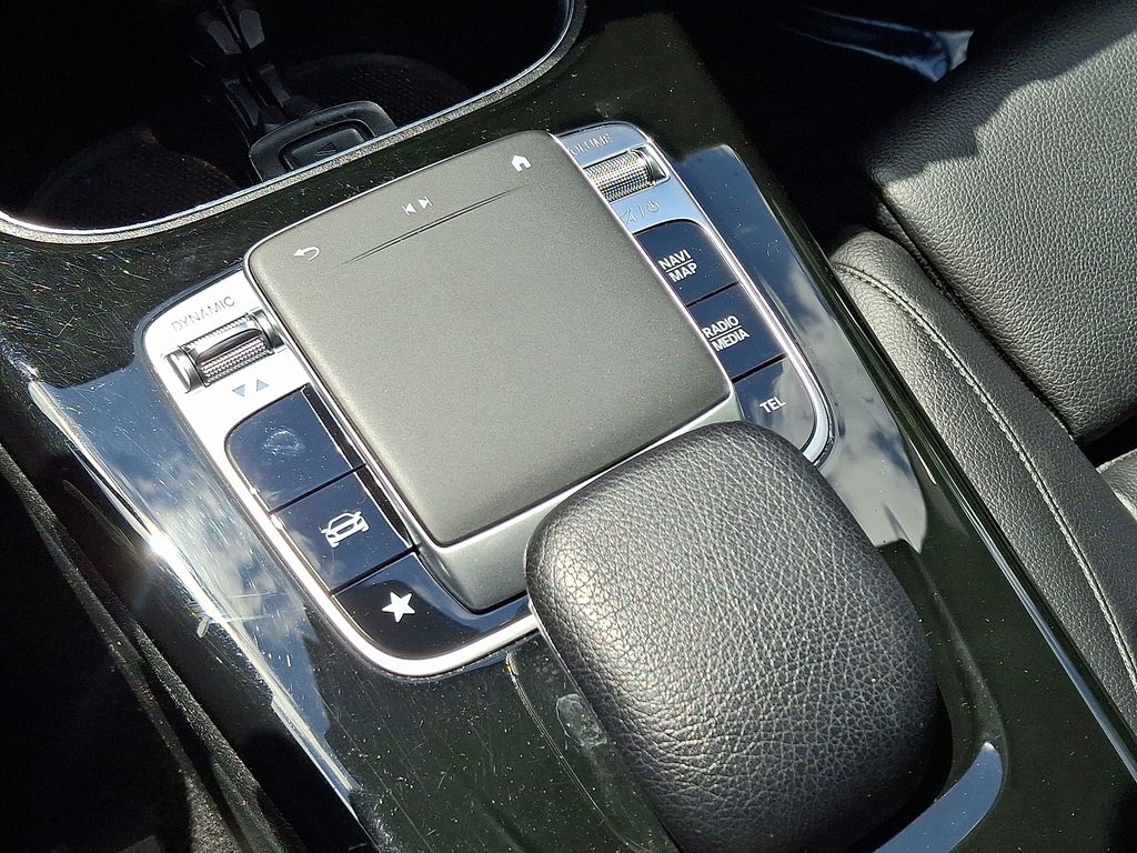 Thumbnail: 2019 Mercedes-Benz A-Class - 21