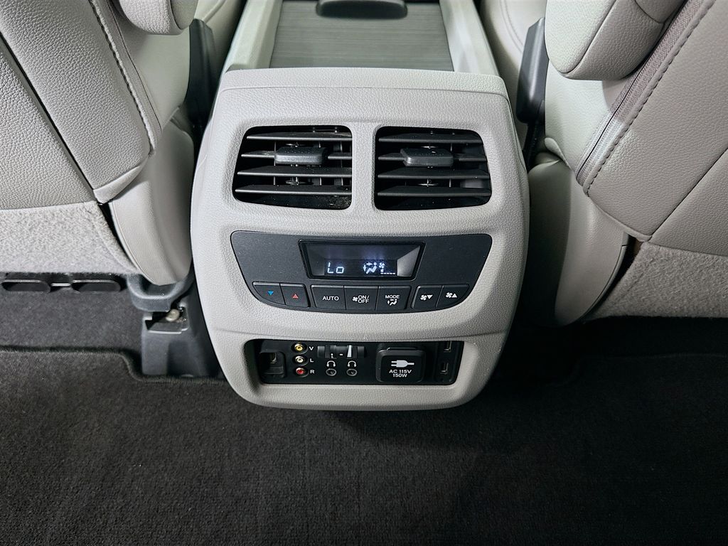 Thumbnail: 2018 Honda Pilot - 28