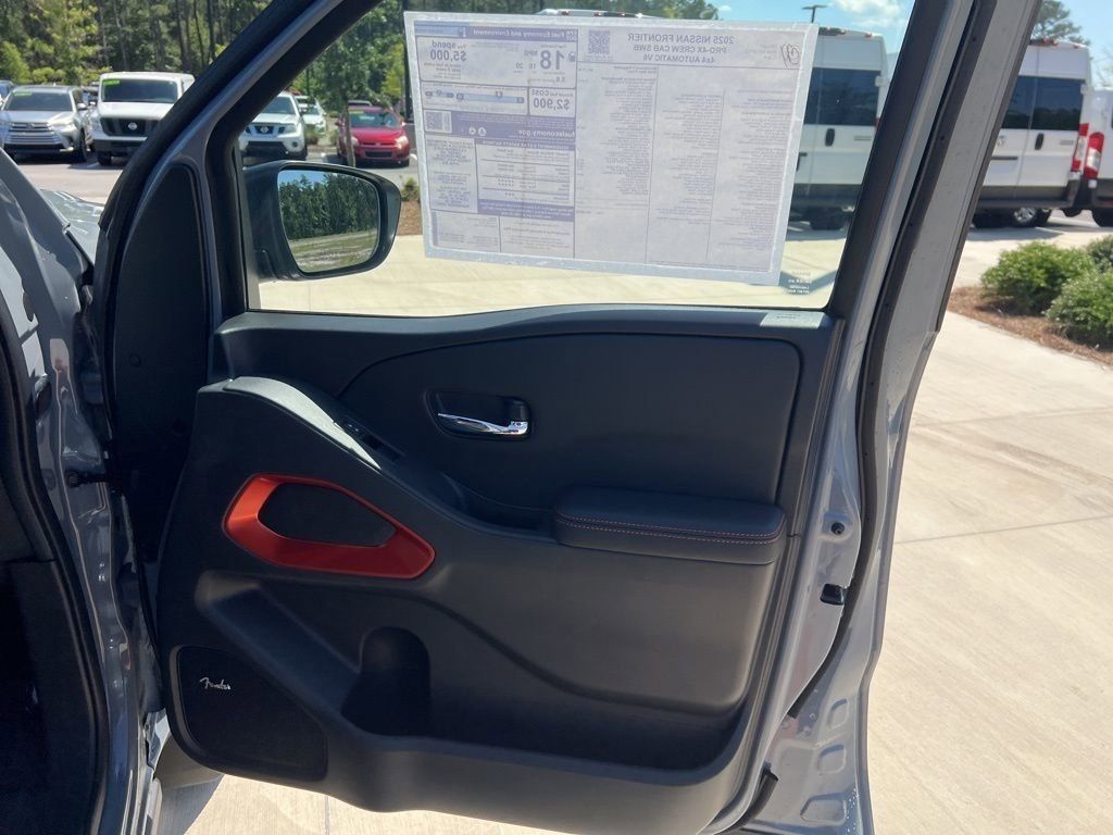 2025 Boulder Gray Pearl Nissan Frontier PRO-4X 4X4 Truck