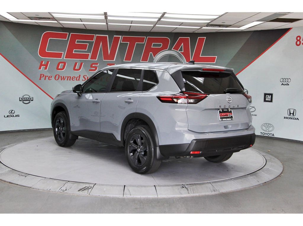 2026 Nissan Rogue SV - 2