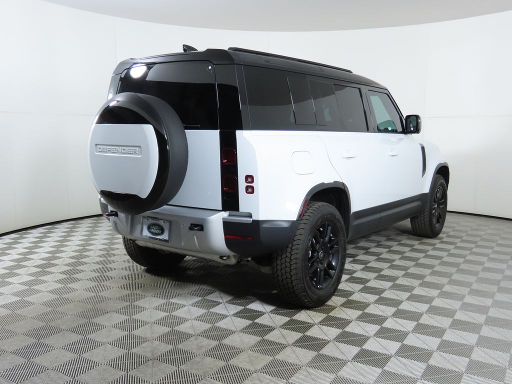 2025 Land Rover Defender 110 5