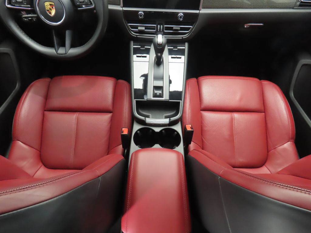 Thumbnail: 2022 Porsche Macan - 17