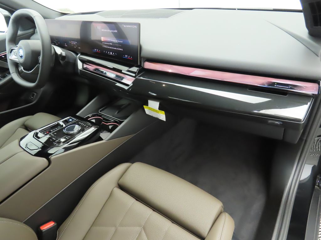 Thumbnail: 2025 BMW i5 - 17