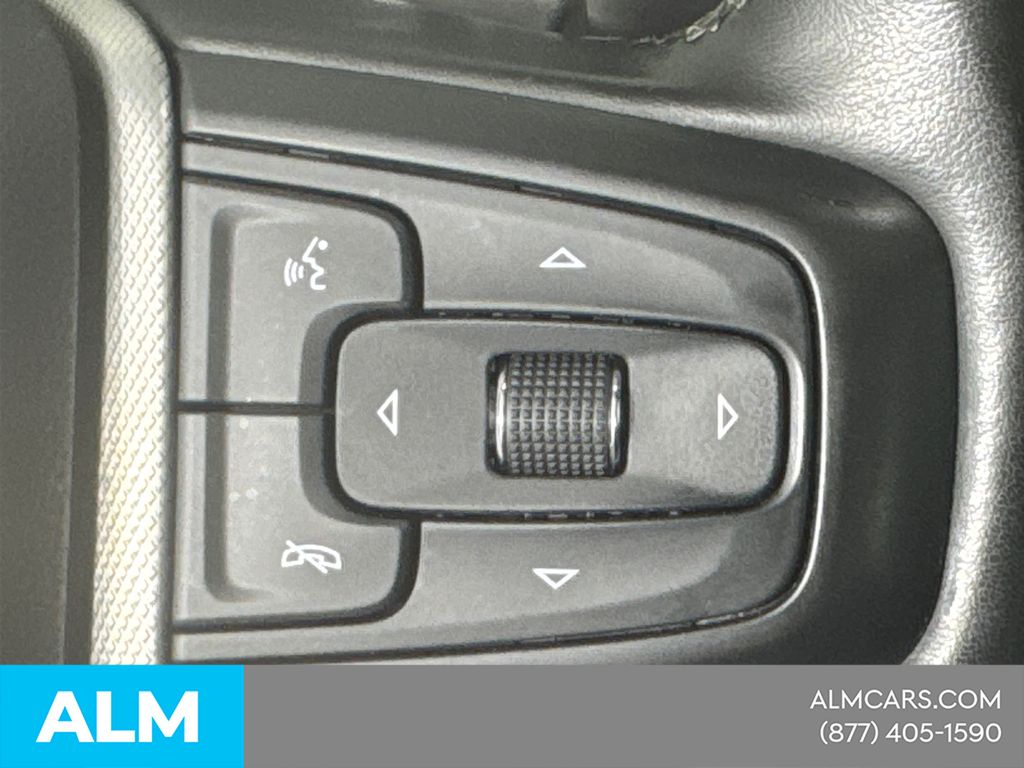 Used 2024 White GMC Denali image 29