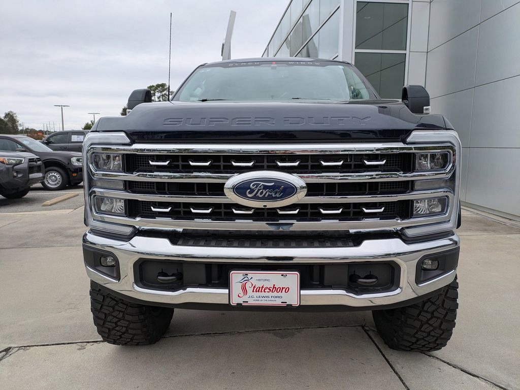 2025 Ford F-250 Black Widow