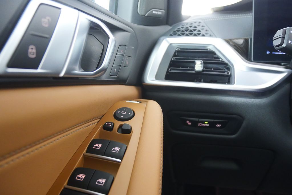 Thumbnail: 2026 BMW X5 - 20