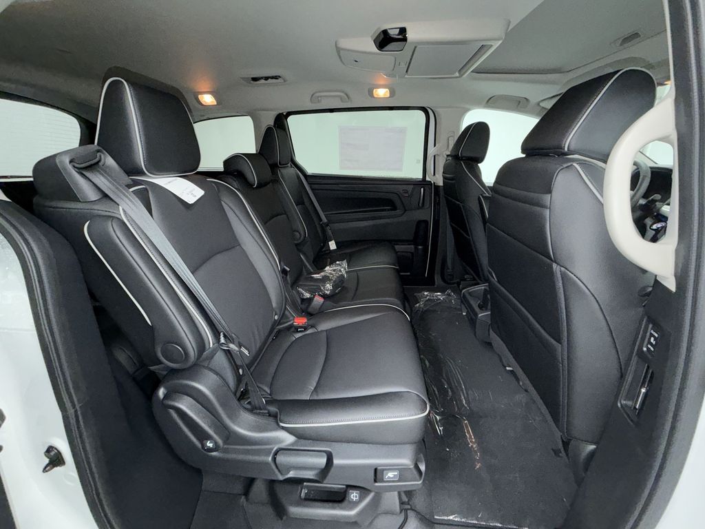 2026 Honda Odyssey Touring - Photo 17