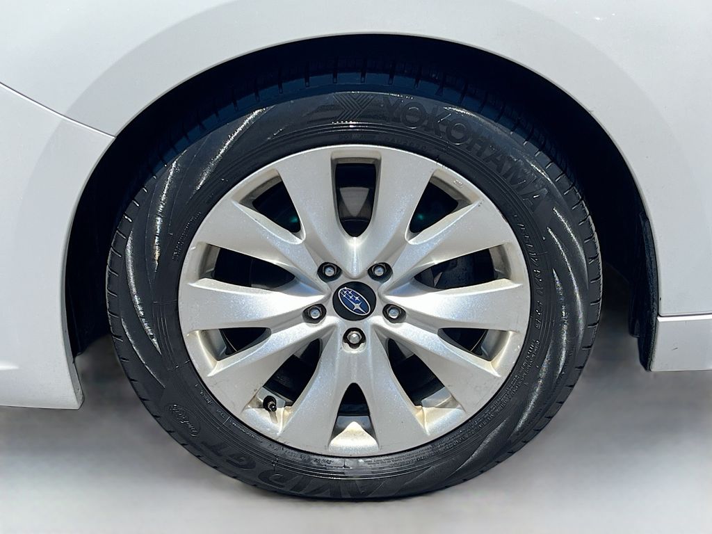 Used 2016 White Subaru 2.5i image 30
