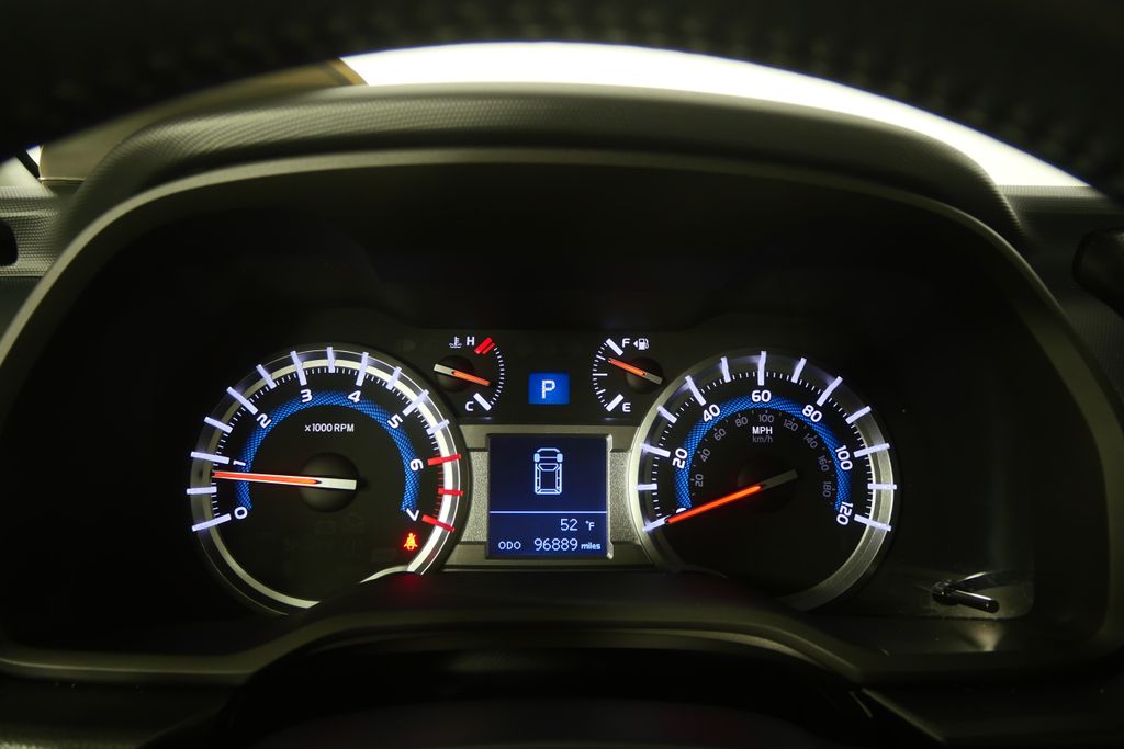 Thumbnail: 2014 Toyota 4Runner - 21