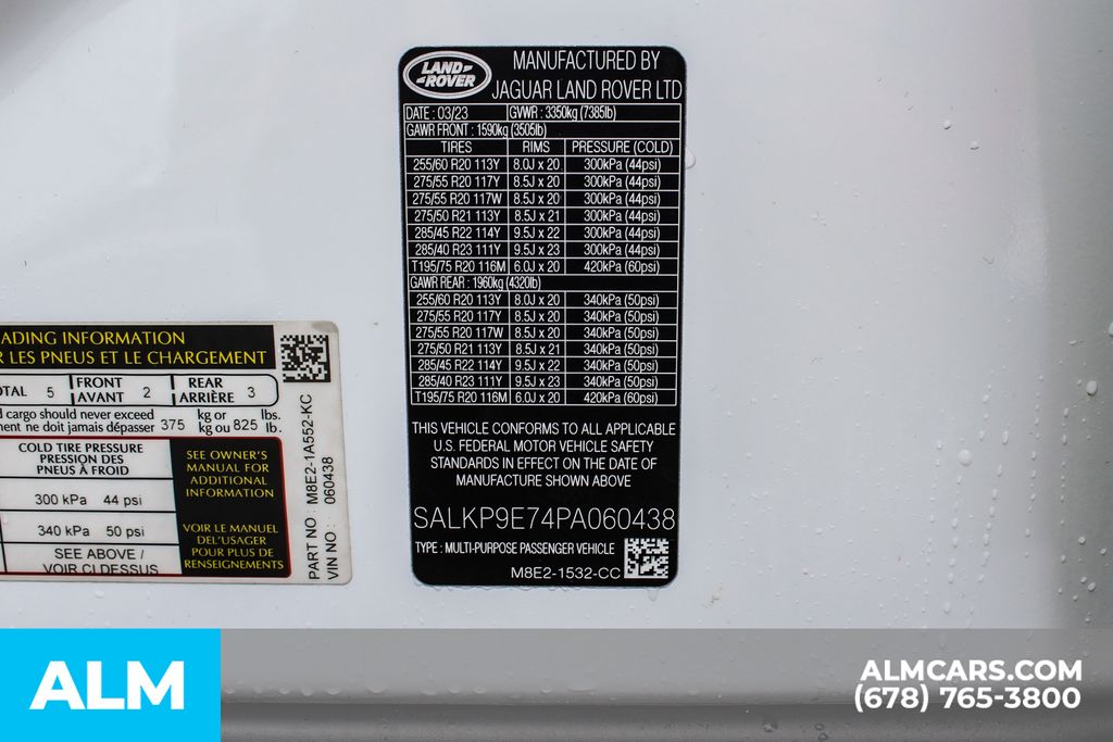 Used 2023 White Land Rover SE image 42