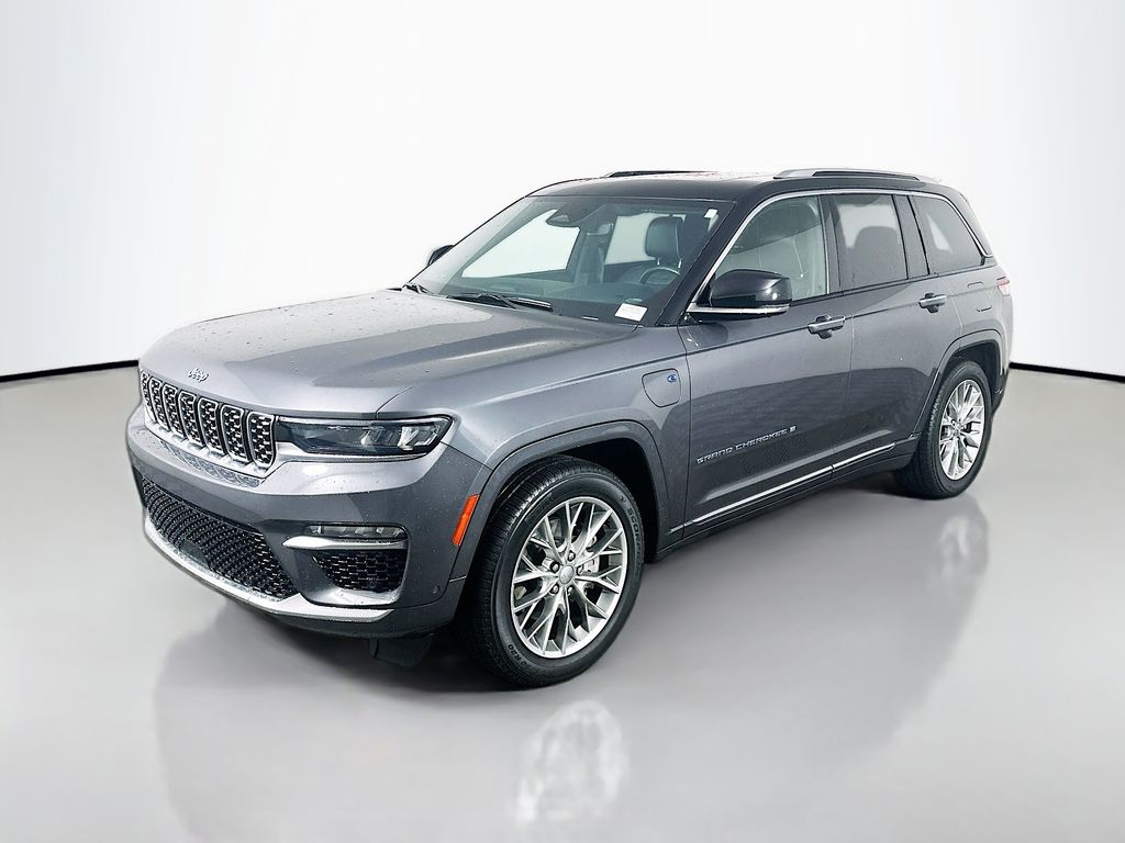 Used 2022 Gray Jeep Summit 4xe image 3
