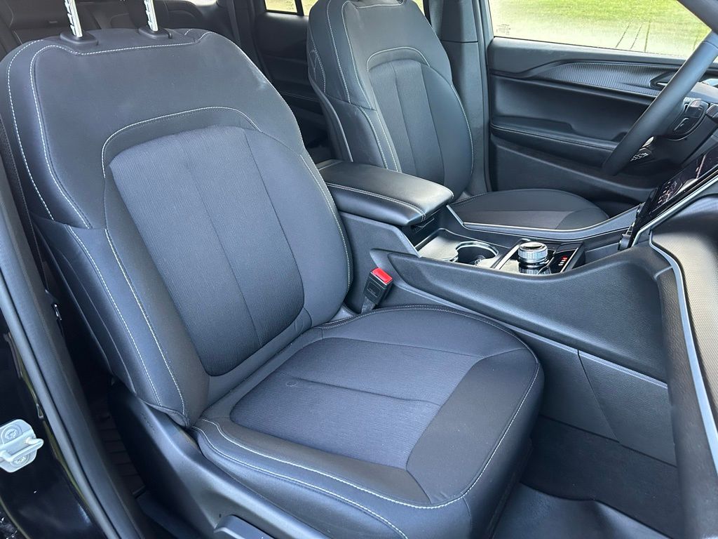 Thumbnail: 2024 Jeep Grand Cherokee - 15