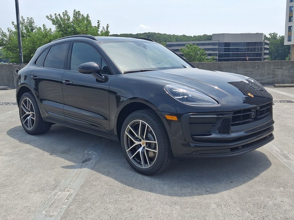 Thumbnail: 2026 Porsche Macan - 7