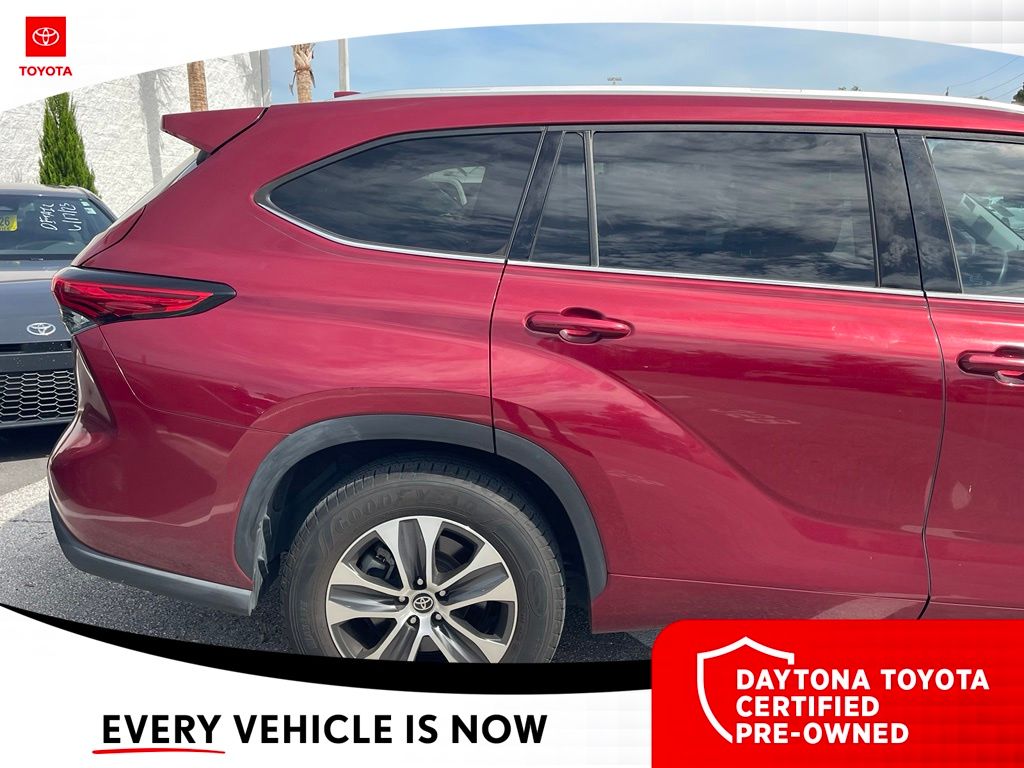 2022 Toyota Highlander XLE - Photo 8