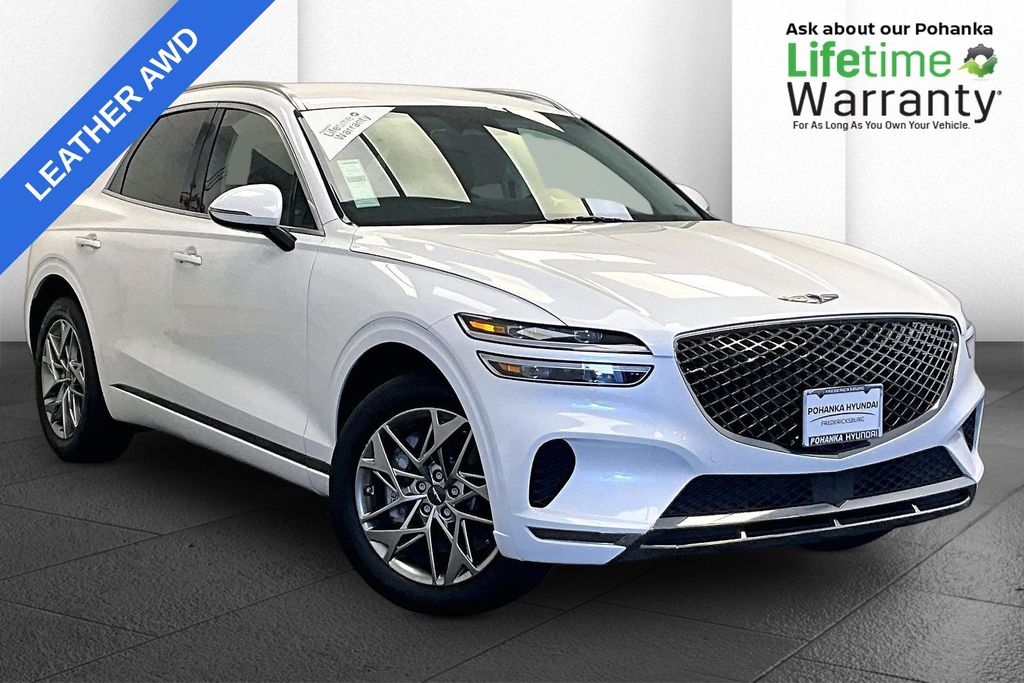  2025 Genesis GV70 2.5T Standard AWD   