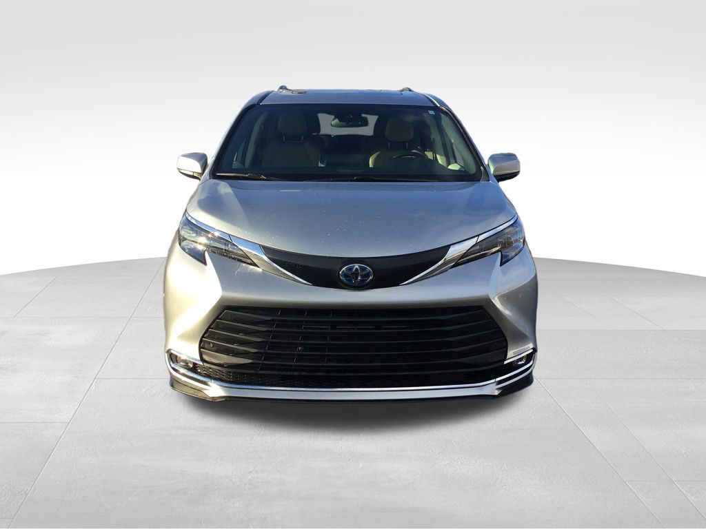Thumbnail: 2024 Toyota Sienna - 8