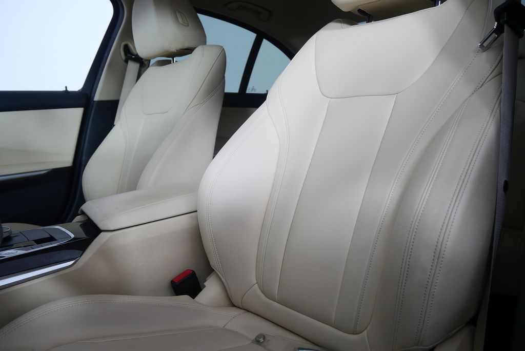 Thumbnail: 2019 BMW 3 Series - 10