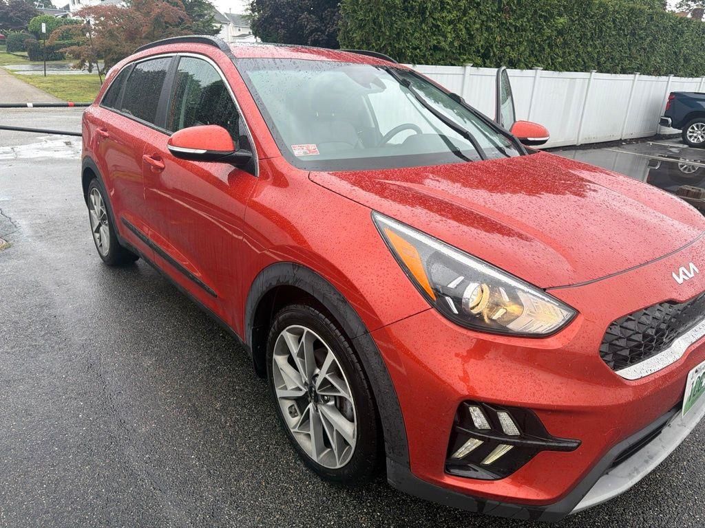 Solar Orange 2022 Kia Niro SUV / Crossover Front-Wheel Drive 6-Speed Automatic
