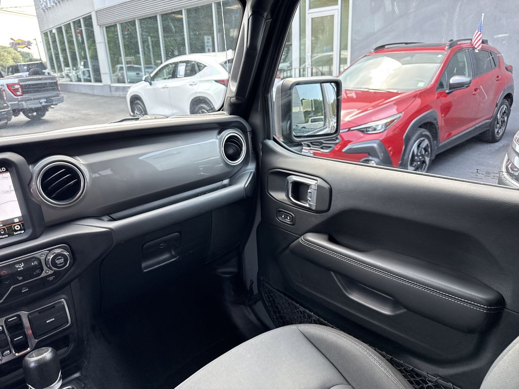 Used 2021 Gray Jeep Unlimited Sahara image 17