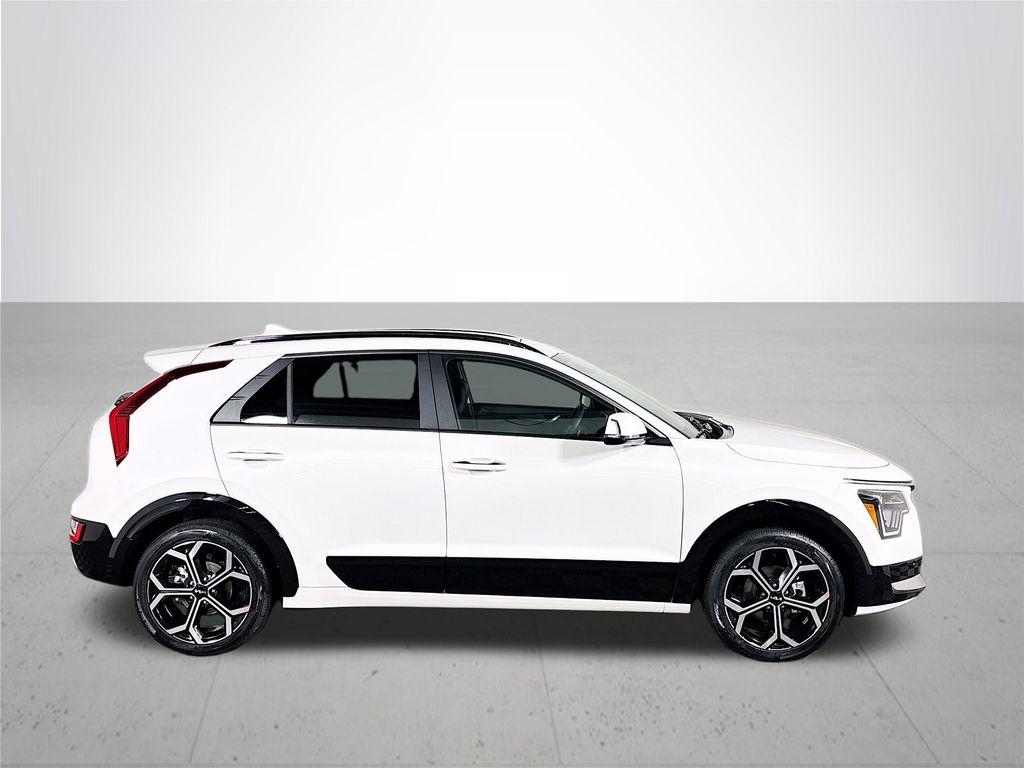 2025 Kia Niro Plug-In Hybrid SX Touring photo 3