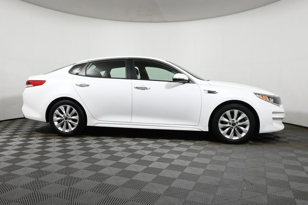 Thumbnail: 2018 Kia Optima - 9