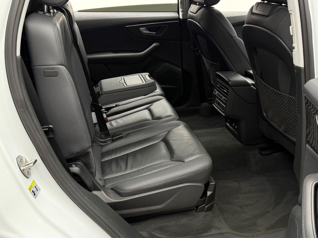 Thumbnail: 2023 Audi Q7 - 22