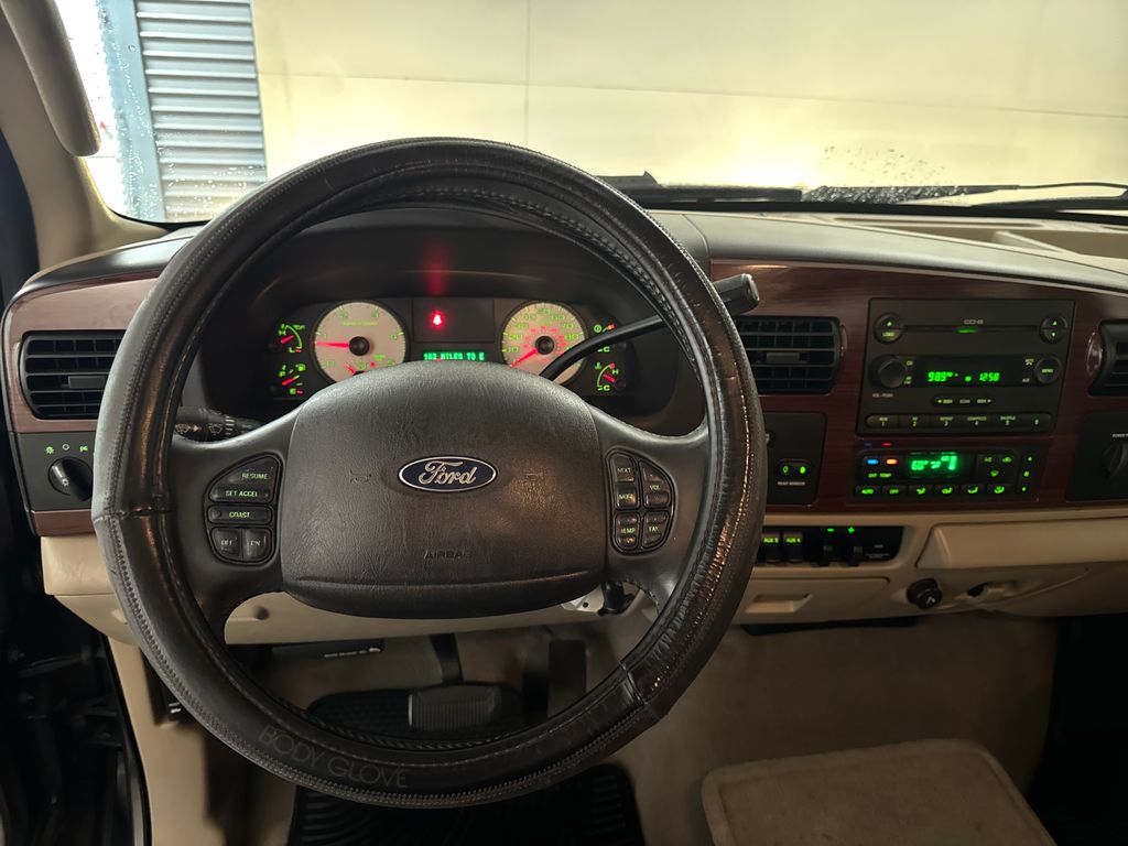 Used 2005  Ford Lariat image 7