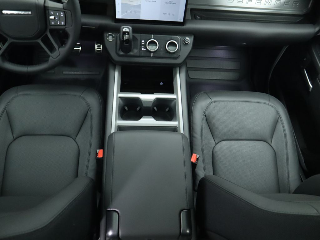 Thumbnail: 2025 Land Rover Defender - 17