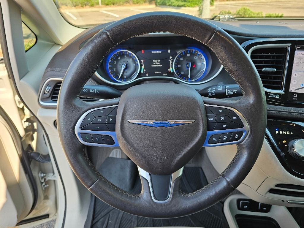 2021 Chrysler Pacifica Touring L 22