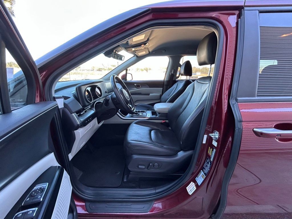 Used 2024 Red Kia LX image 17