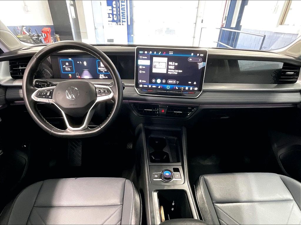 2025 Volkswagen Tiguan — photo 22