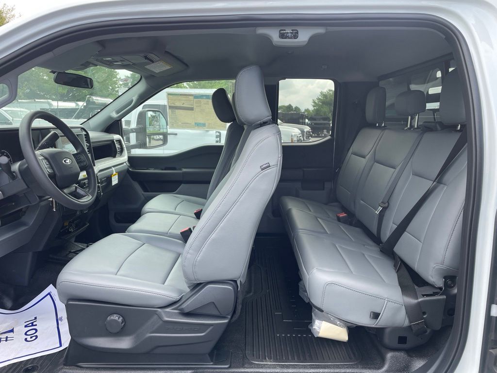 2026 Ford F-350 Chassis XL
