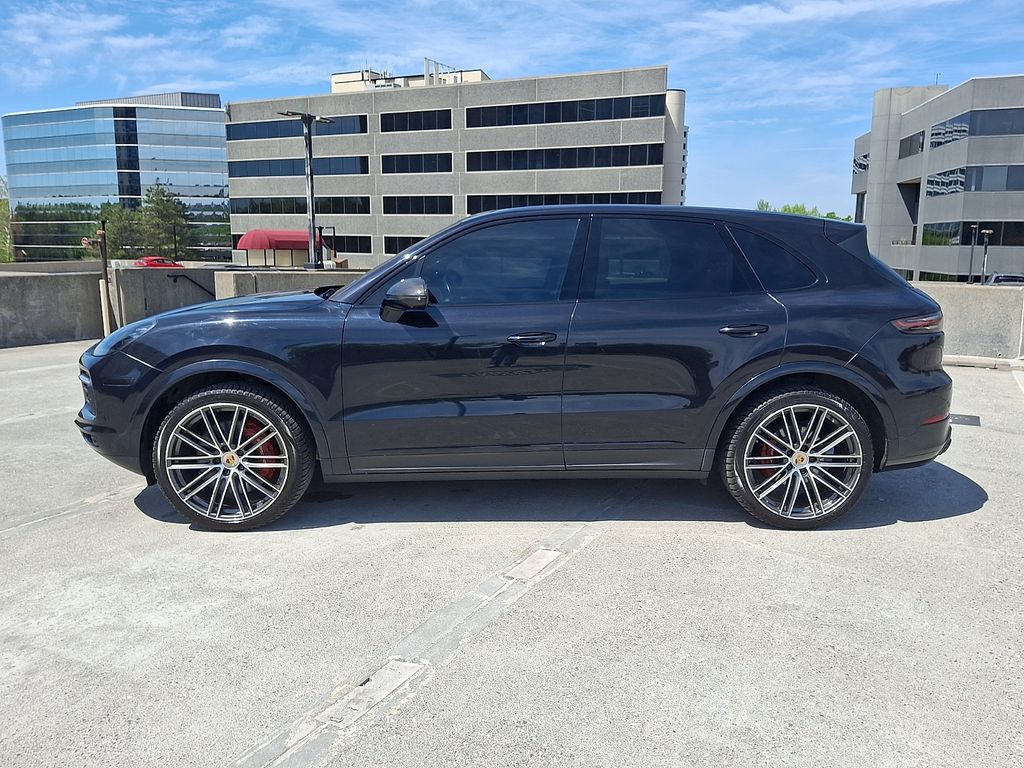 Thumbnail: 2022 Porsche Cayenne - 11