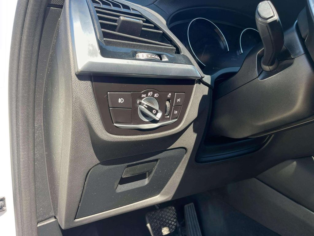 Used 2021 Mineral White Metallic BMW xDrive30i image 17