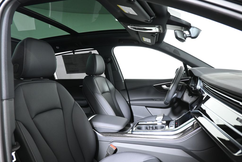 Thumbnail: 2026 Audi Q7 - 22