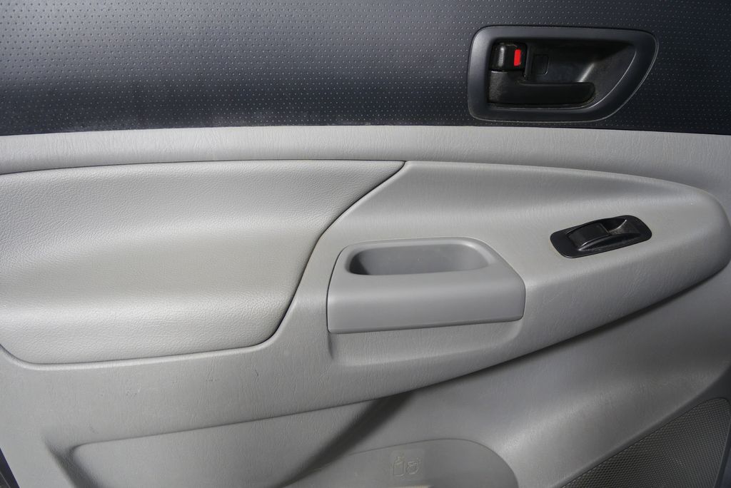 2013 Toyota Tacoma PreRunner 14