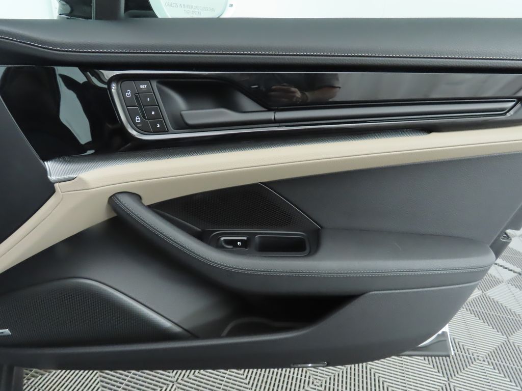 Thumbnail: 2025 Porsche Panamera - 28