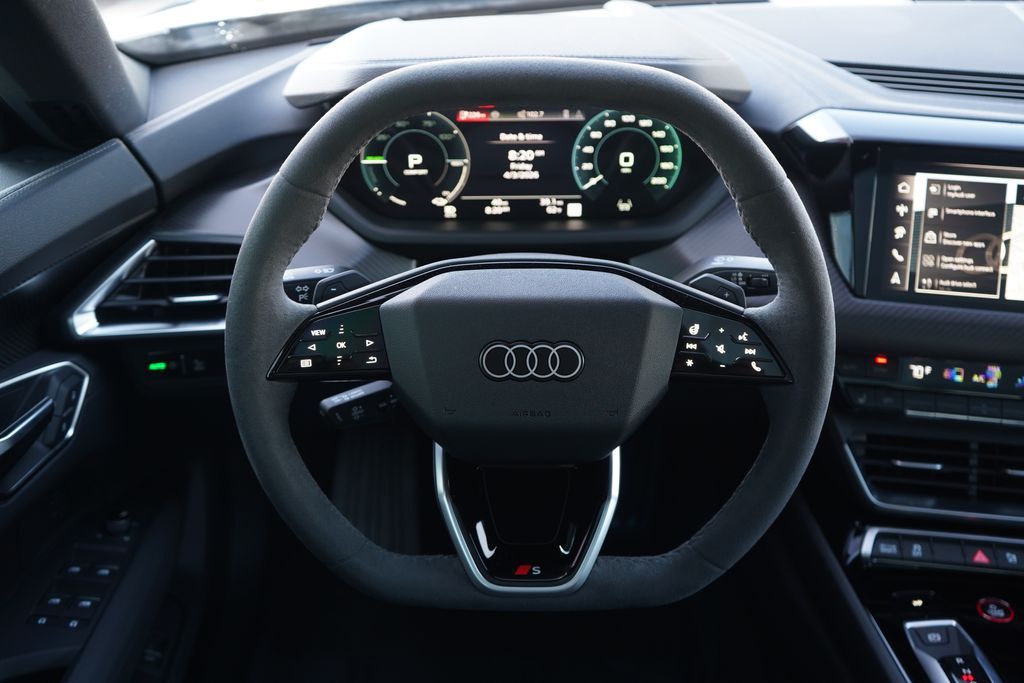 Thumbnail: 2026 Audi e-tron GT - 9