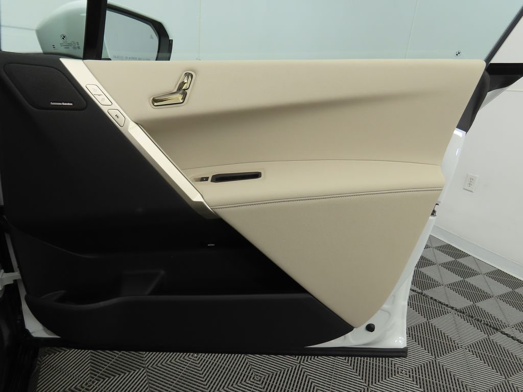2025 BMW iX xDrive50 25