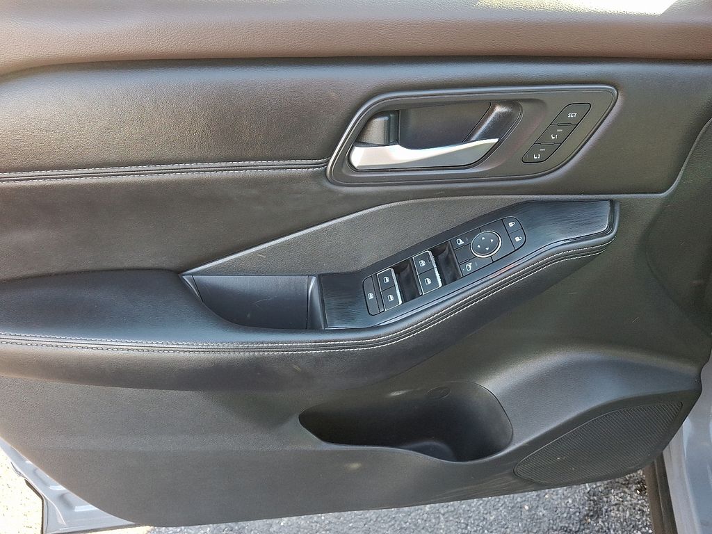 Thumbnail: 2022 Nissan Rogue - 11