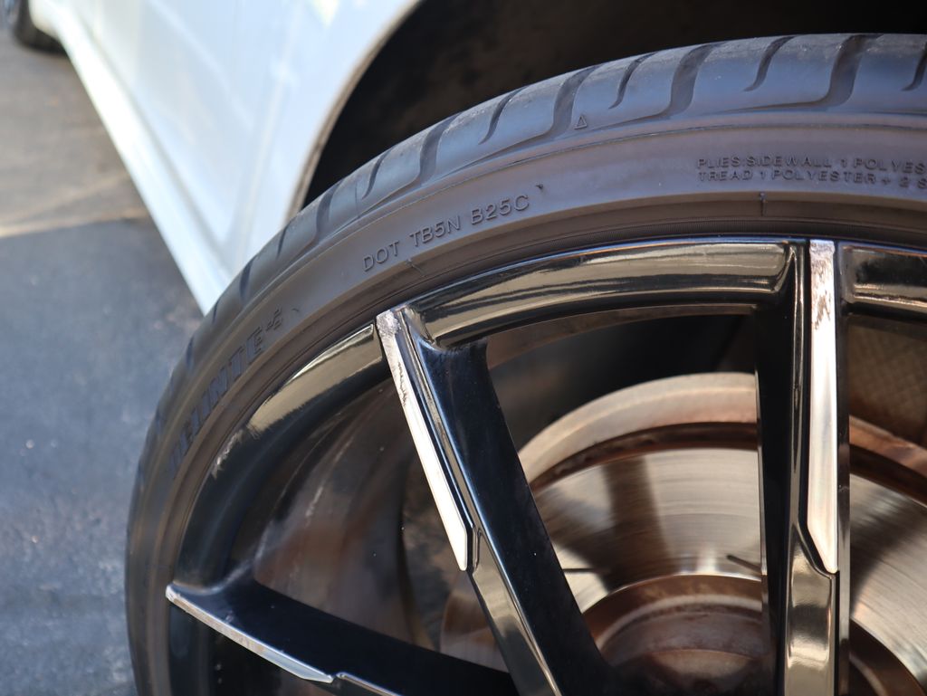 Thumbnail: 2015 Porsche Panamera - 25