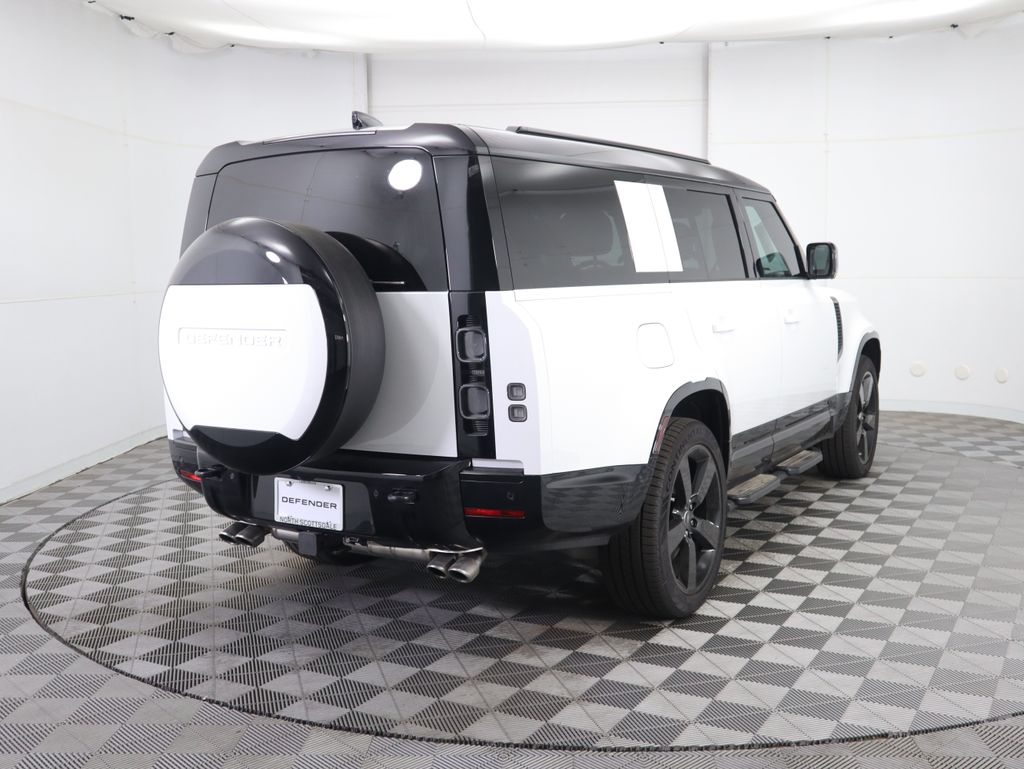 Thumbnail: 2025 Land Rover Defender - 5