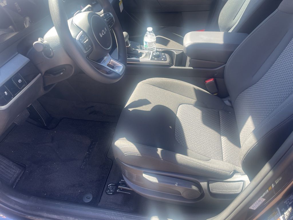 2025 Kia Sportage LX photo 10