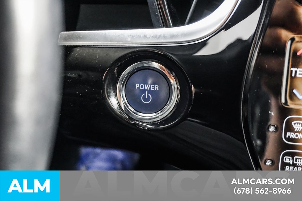 Used 2019 Silver Toyota Advanced image 27