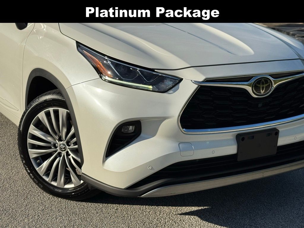 2020 Toyota Highlander Platinum photo 4