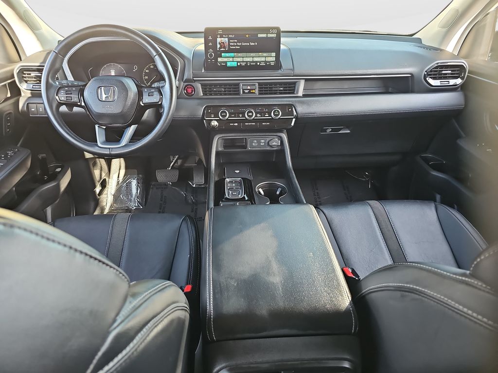 Used 2025 Honda Pilot SUV