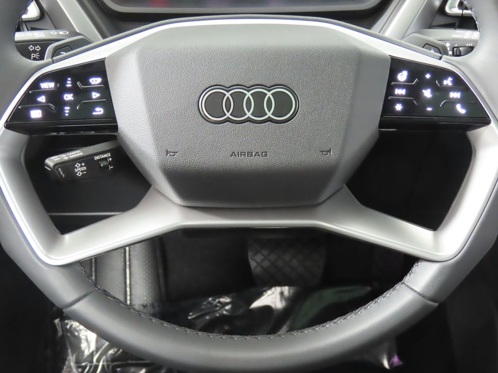 Thumbnail: 2025 Audi Q4 e-tron - 15