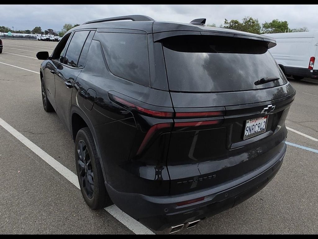 Used 2024 Chevrolet Traverse LT with VIN 1GNERGKS6RJ184345 for sale in Kansas City
